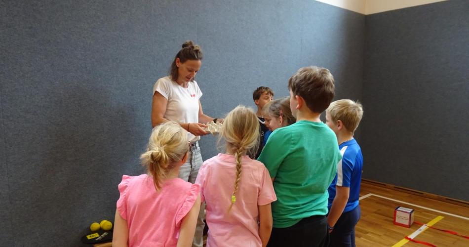 Kinder im Turnsaal Auffach